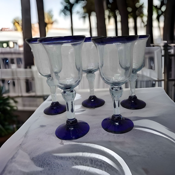 5 Vintage Large Hand Made Blown Mexican Wine Cocktail Glasses Blue Rim & Base. - Picture 3 of 16